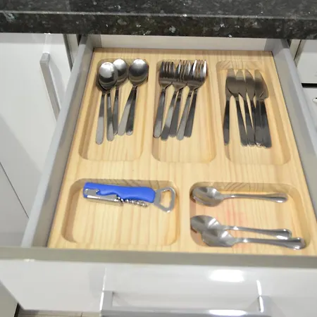 Sunshine Menendez Pelayo *