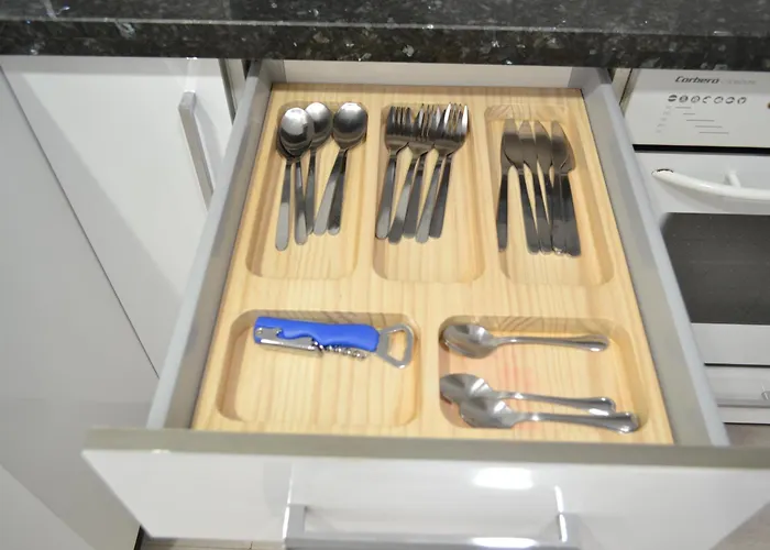 Sunshine Menendez Pelayo *